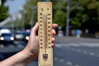 گرما دست از خوزستانی‌ها برنمیدارد | تداوم وقوع دما‌های ۴۸ و‌۴۹ درجه و بالاتر